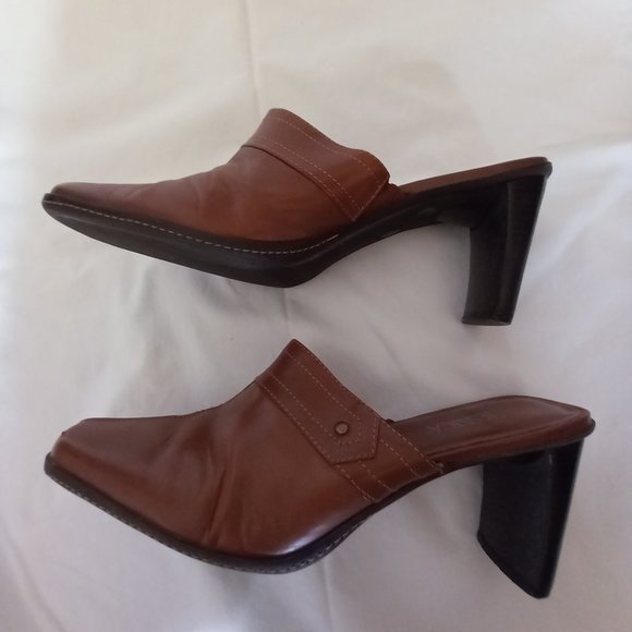 Caramel-Tan leather mules, genuine leather, US women's size 9.5-10 shoe, 3" heel - Picture 6 of 16